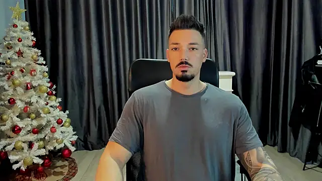 Snapshot of HaydenSpearss chatting on December 13, 6:53 am HaydenSpearss online show from December 13, 6:53 am