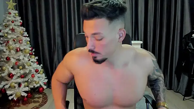 Snapshot of HaydenSpearss chatting on December 13, 4:05 pm HaydenSpearss online show from December 13, 4:05 pm