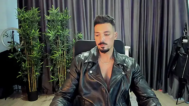 Snapshot of HaydenSpearss chatting on February 9, 11:14 am HaydenSpearss online show from February 9, 11:14 am