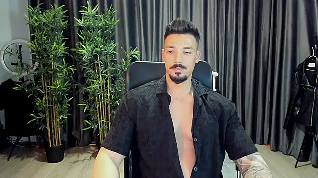 Snapshot of HaydenSpearss chatting on February 19, 3:49 pm HaydenSpearss online show from February 19, 3:49 pm