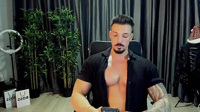 Snapshot of HaydenSpearss chatting on November 26, 2:40 pm HaydenSpearss online show from November 26, 2:40 pm