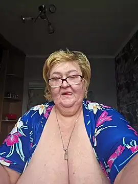 Snapshot of Awn290668 chatting on March 14, 8:32 am Awn290668 online show from March 14, 8:32 am