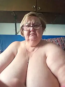 Snapshot of Awn290668 chatting on September 18, 3:47 pm Awn290668 online show from September 18, 3:47 pm