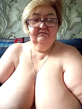 Snapshot of Awn290668 chatting on October 14, 5:41 am Awn290668 online show from October 14, 5:41 am