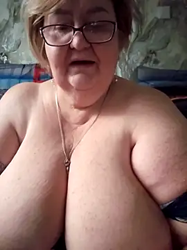 Snapshot of Awn290668 chatting on October 28, 5:33 am Awn290668 online show from October 28, 5:33 am