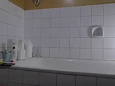 kisstoyousoon2024 online show from January 17, 6:02 pm