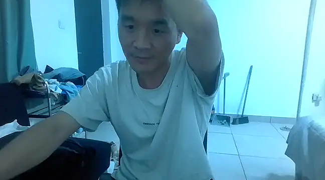 kisstoyousoon2024 online show from March 17, 6:42 pm