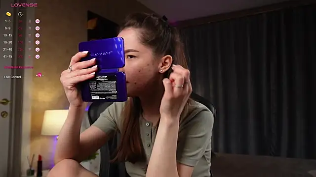 Amely Young online show from February 6, 4:10 am