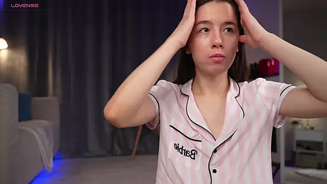 Amely Young online show from October 12, 12:53 am