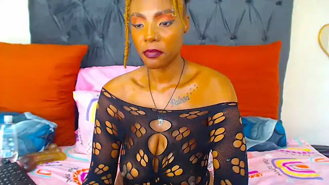 SAVAGExBOO online show from February 25, 9:20 am