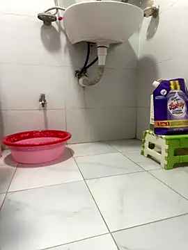 Snapshot of -SingleMom- chatting on September 18, 4:25 am -SingleMom- online show from September 18, 4:25 am