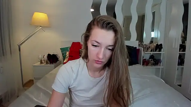 KateRedgar online show from February 3, 2:02 pm