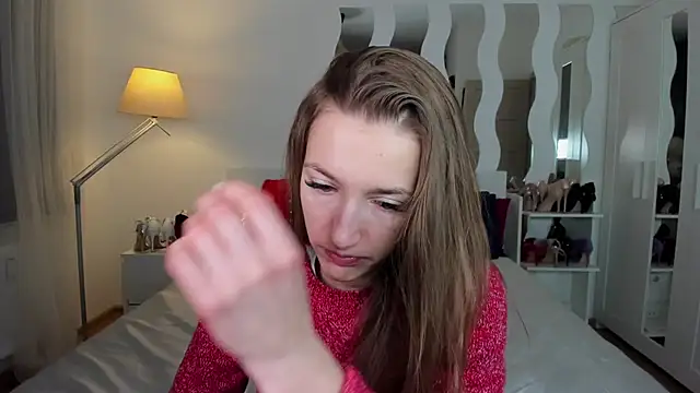 KateRedgar online show from February 4, 2:10 pm