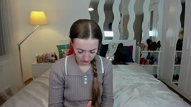 KateRedgar online show from March 19, 2:57 pm