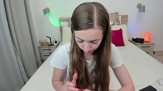 KateRedgar online show from October 23, 3:00 pm