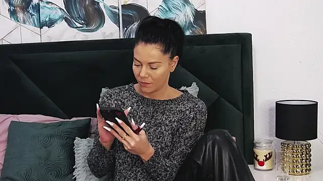 tanyagrey online show from December 21, 6:19 am