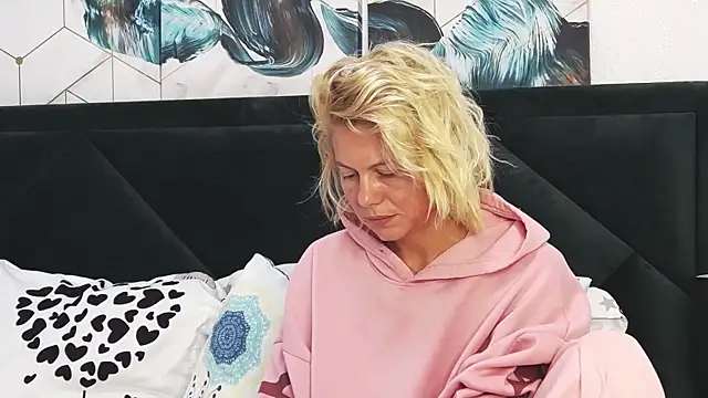 tanyagrey online show from September 19, 6:48 am