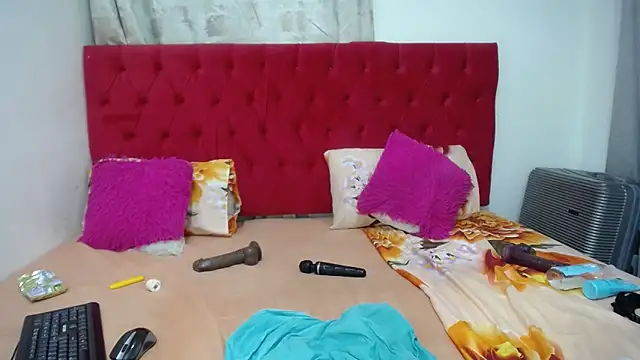 GaggingQueenxx online show from March 19, 6:55 pm