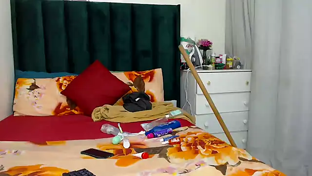 GaggingQueenxx online show from November 26, 1:34 pm