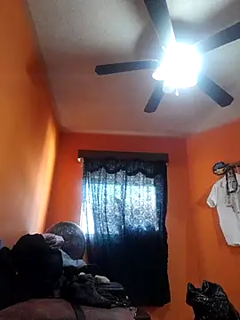 miicheele32 online show from March 18, 6:04 pm