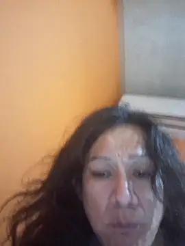 miicheele32 online show from October 28, 3:21 am