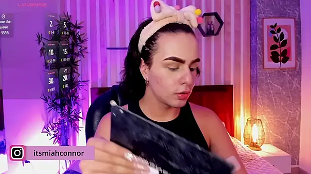 miah connor online show from November 16, 7:41 pm