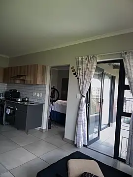 Snapshot of Dime-__ chatting on February 4, 11:27 am Dime- online show from February 4, 11:27 am