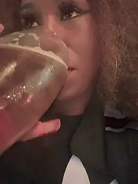 Snapshot of Dime-__ chatting on February 23, 5:39 pm Dime- online show from February 23, 5:39 pm