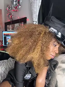 Snapshot of Dime-__ chatting on October 1, 1:33 am Dime- online show from October 1, 1:33 am