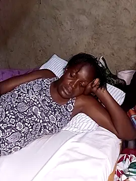 Snapshot of pretty_prickle chatting on October 31, 6:42 pm pretty prickle online show from October 31, 6:42 pm