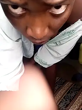 Snapshot of pretty_prickle chatting on November 21, 4:44 am pretty prickle online show from November 21, 4:44 am