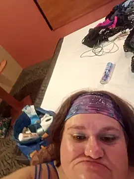 mcv131985 online show from October 17, 4:15 am