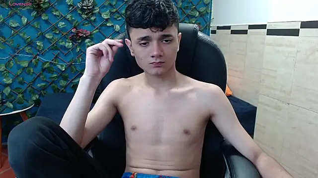 Snapshot of Waturox chatting on January 15, 6:40 pm Waturox online show from January 15, 6:40 pm