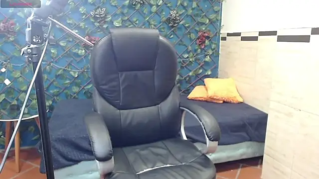 Snapshot of Waturox chatting on January 16, 7:41 pm Waturox online show from January 16, 7:41 pm