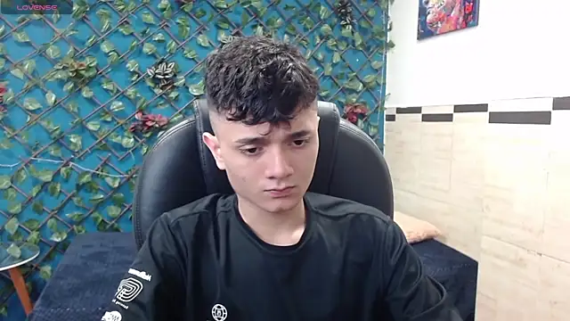 Snapshot of Waturox chatting on January 21, 7:28 pm Waturox online show from January 21, 7:28 pm