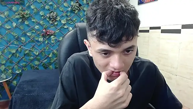 Snapshot of Waturox chatting on January 23, 7:07 pm Waturox online show from January 23, 7:07 pm