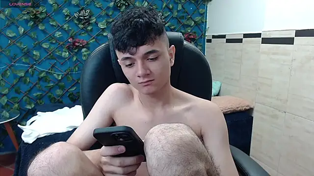 Snapshot of Waturox chatting on January 23, 10:11 pm Waturox online show from January 23, 10:11 pm