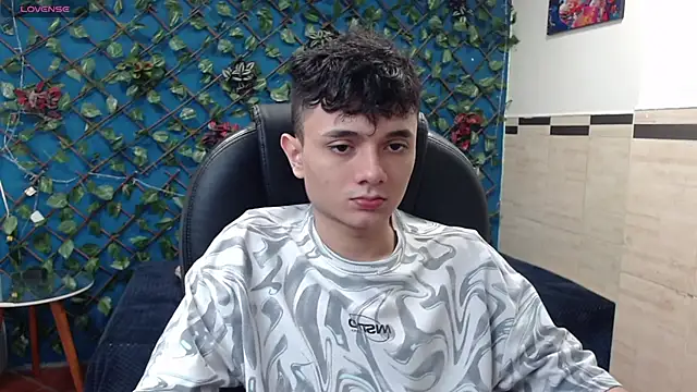 Snapshot of Waturox chatting on January 31, 7:08 pm Waturox online show from January 31, 7:08 pm