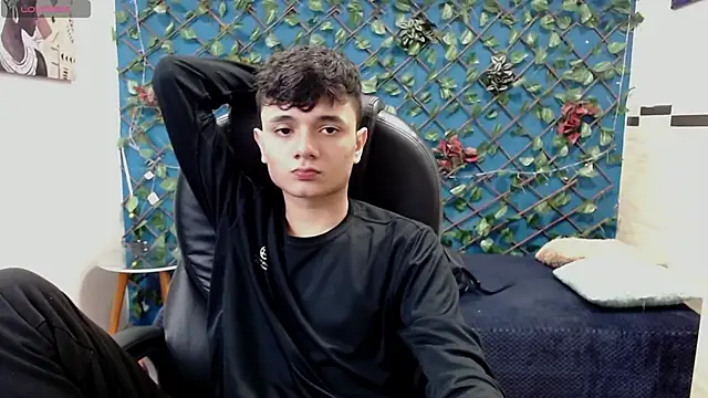 Snapshot of Waturox chatting on February 5, 7:31 pm Waturox online show from February 5, 7:31 pm