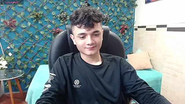 Snapshot of Waturox chatting on March 14, 7:01 pm Waturox online show from March 14, 7:01 pm