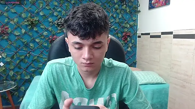 Snapshot of Waturox chatting on March 15, 7:16 pm Waturox online show from March 15, 7:16 pm