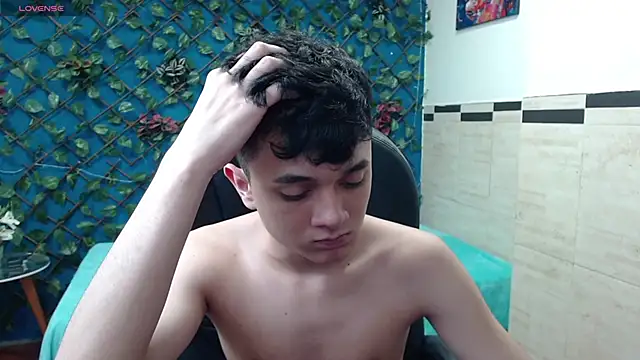 Snapshot of Waturox chatting on March 20, 1:13 am Waturox online show from March 20, 1:13 am