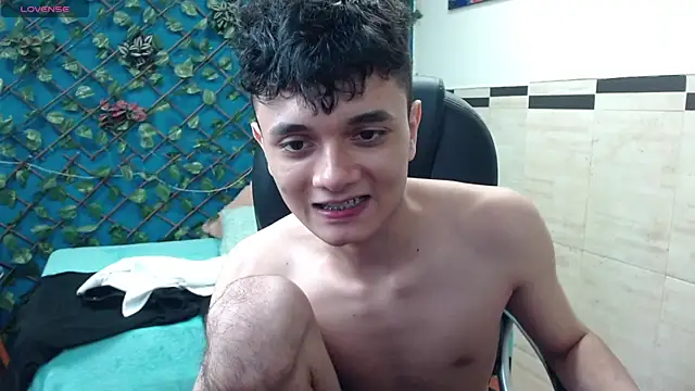 Snapshot of Waturox chatting on March 23, 1:20 am Waturox online show from March 23, 1:20 am