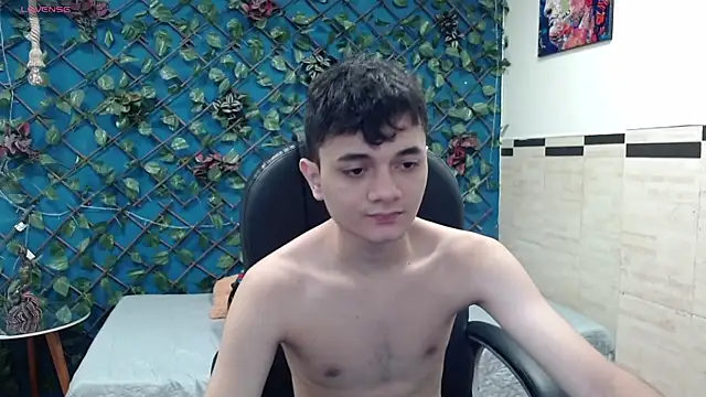 Snapshot of Waturox chatting on September 18, 7:27 pm Waturox online show from September 18, 7:27 pm