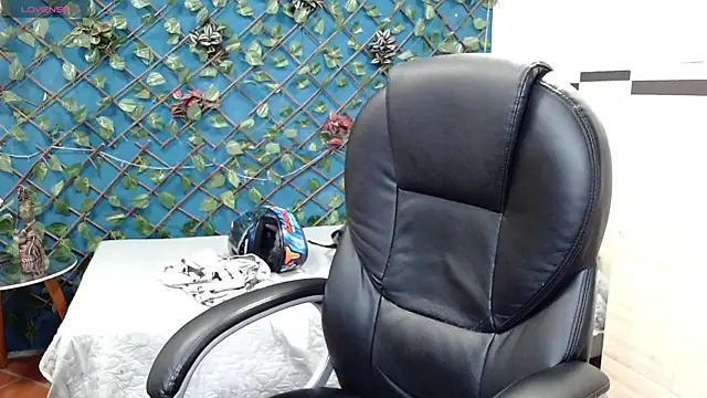 Snapshot of Waturox chatting on September 24, 7:17 pm Waturox online show from September 24, 7:17 pm