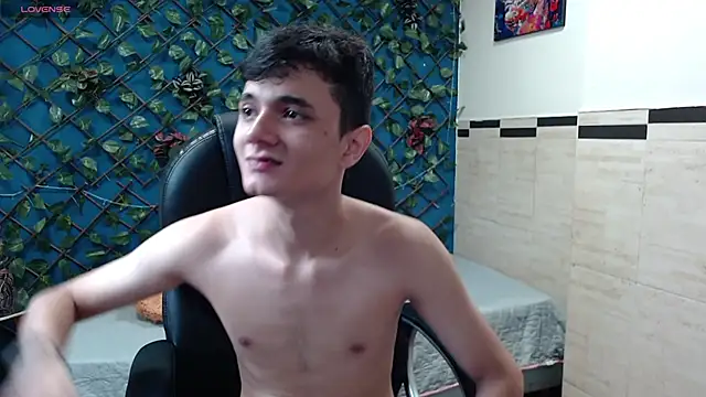 Snapshot of Waturox chatting on September 26, 7:18 pm Waturox online show from September 26, 7:18 pm