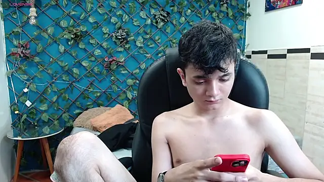 Snapshot of Waturox chatting on October 4, 7:23 pm Waturox online show from October 4, 7:23 pm