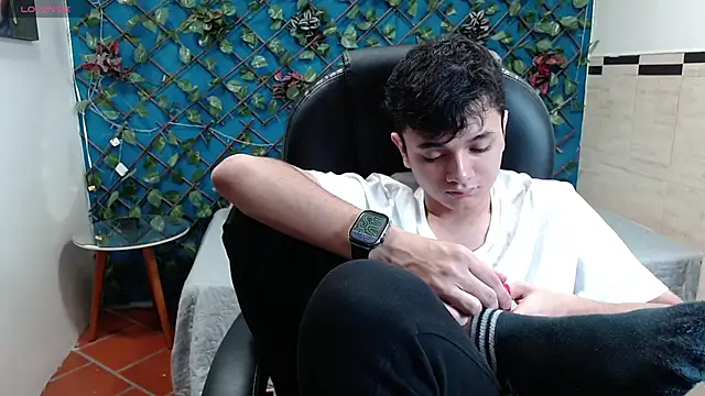 Snapshot of Waturox chatting on October 8, 7:22 pm Waturox online show from October 8, 7:22 pm