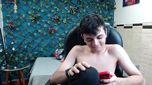 Snapshot of Waturox chatting on October 11, 7:01 pm Waturox online show from October 11, 7:01 pm