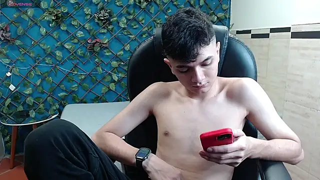 Snapshot of Waturox chatting on October 20, 7:25 pm Waturox online show from October 20, 7:25 pm